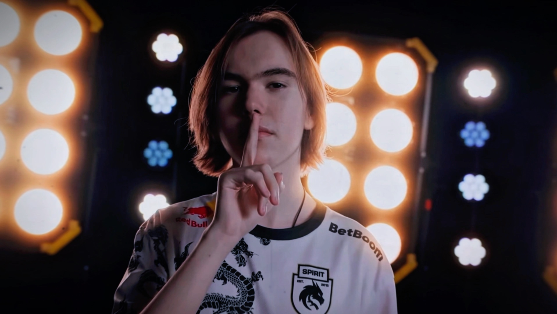 电竞比分杭州亚运会电子竞技项目国家集训队合影