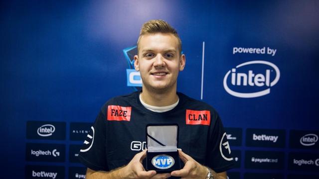 BLG战胜FPX后，成为首个锁定2024LPL春季赛季后赛名额的队伍